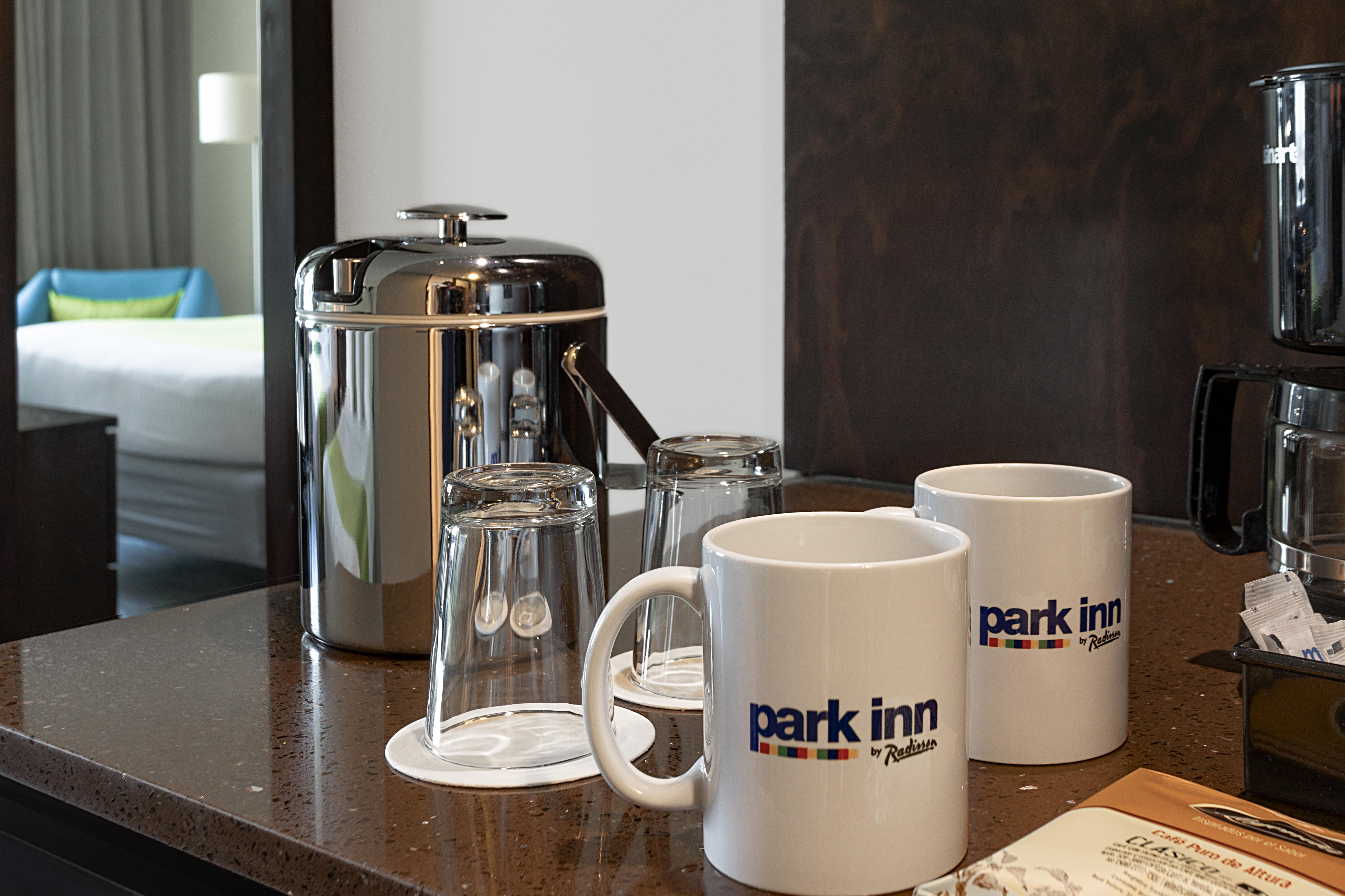 D Sabana Hotel San Jose  Eksteriør bilde Coffee and tea making facilities in a Park Inn room