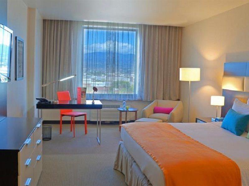 D Sabana Hotel San Jose  Eksteriør bilde A room at the Hotel Arts