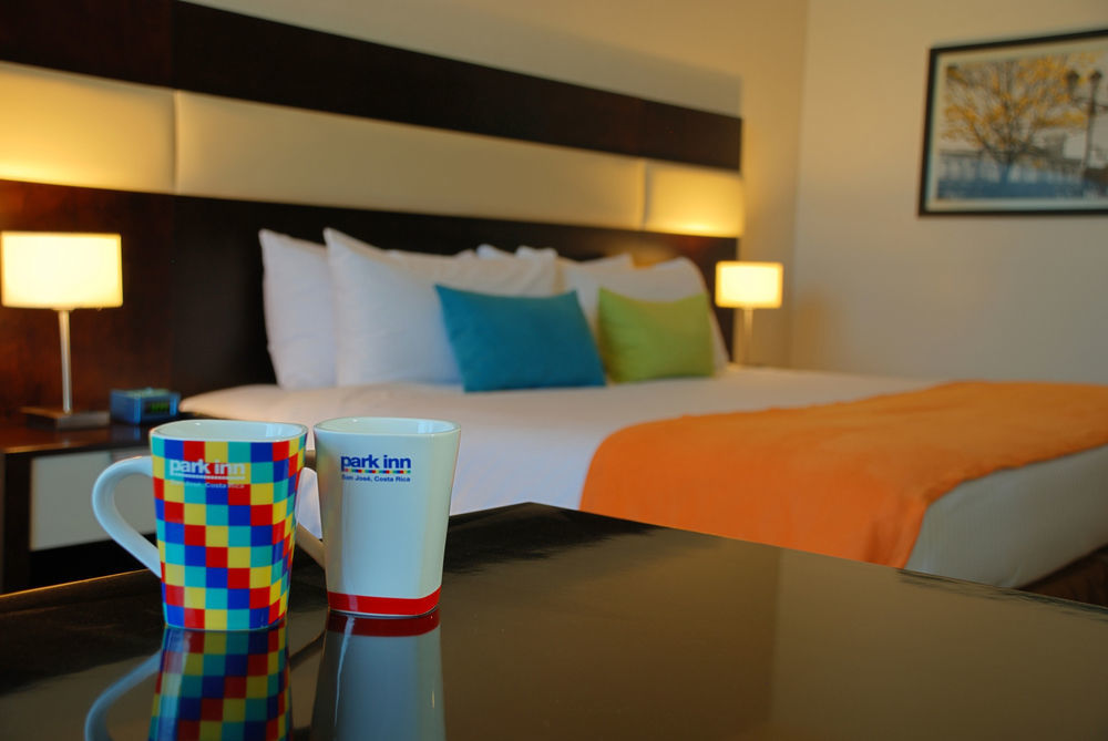 D Sabana Hotel San Jose  Eksteriør bilde A room at the Park Inn